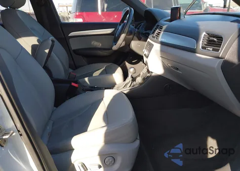 2018 Audi Q3 2.0T Premium/2.0T Sport Premium z USA, uszkodzony, nr VIN WA1ECCFS3JR023576